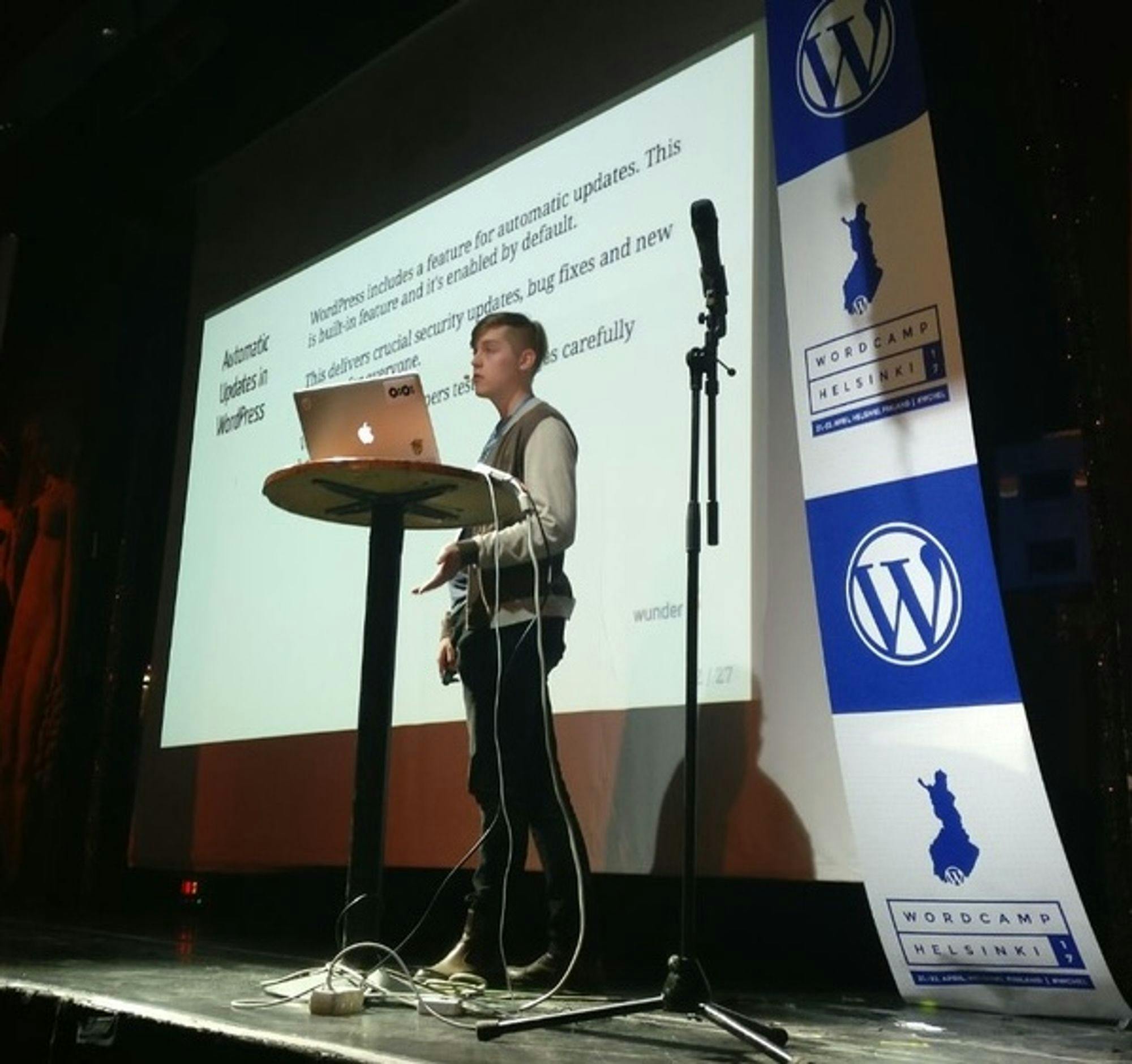 Me giving a presentation about WordPress updates in WordCamp Helsinki in 2017.