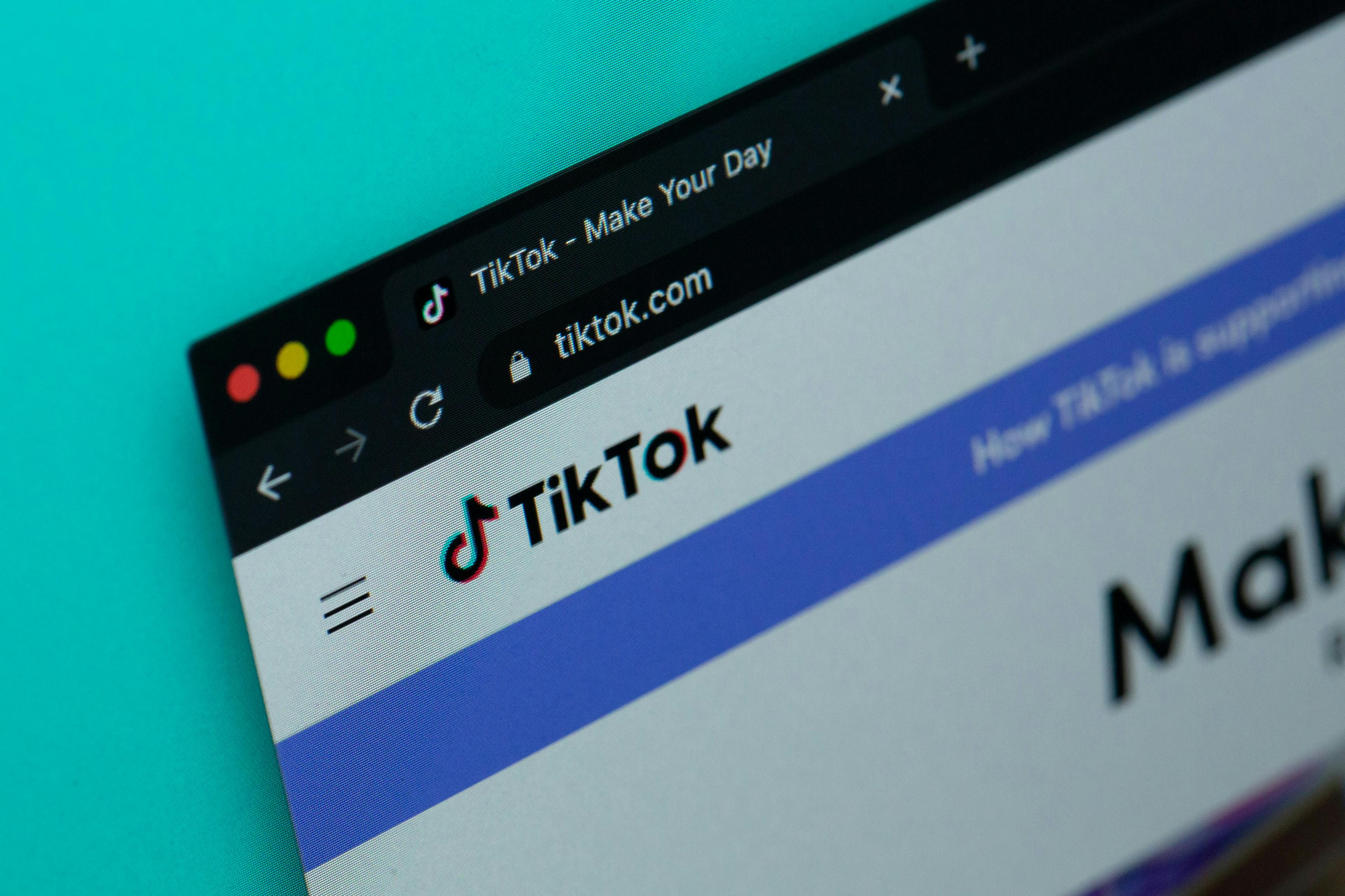 How to watch TikTok videos without TikTok account with Proxitok & Finicky
